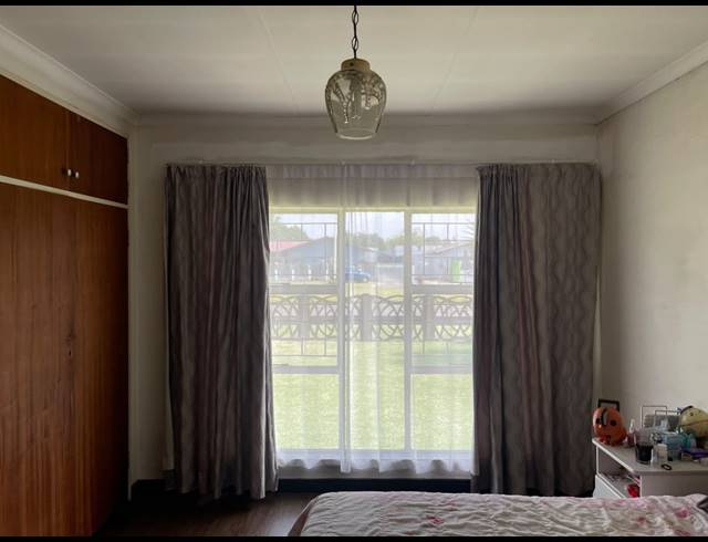 5 BEDROOM HOUSE FOR SALE IN VANDERBIJLPARK SE 2